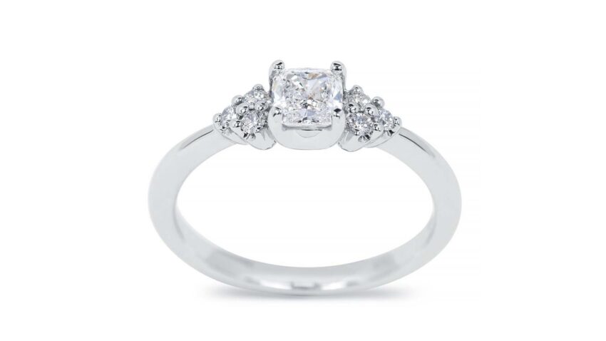 Egyedi ékszerkészítés a White and Black ékszer bolt kínálatában